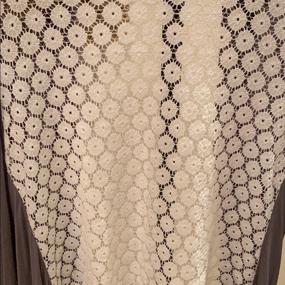 GIRLS LACE BACK TOP BUNDLE GET FOR $5 - Picture 3 of 4